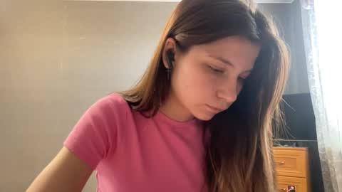 Snapshot of kymberlychimes chatting on 04-25-26, 11:35 Kary online show from 04-25-26, 11:35
