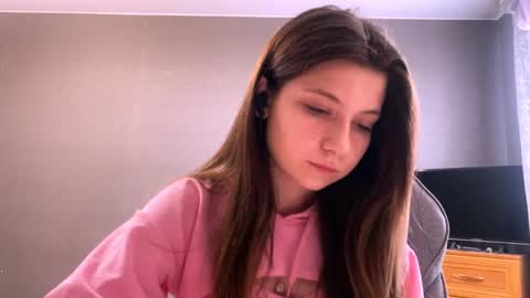 Snapshot of kymberlychimes chatting on 04-28-26, 01:49 Kary online show from 04-28-26, 01:49