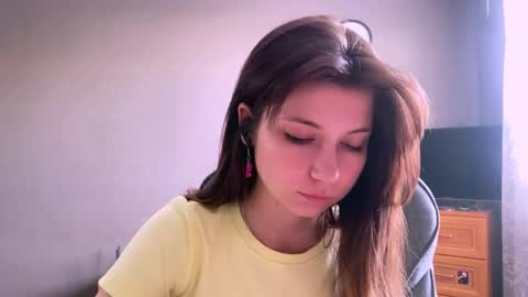 Snapshot of kymberlychimes chatting on 05-18-26, 01:17 Kary online show from 05-18-26, 01:17