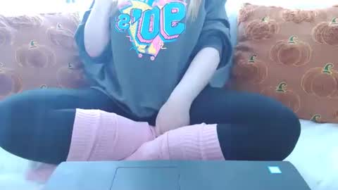 Snapshot of kymchi chatting on 10-26-25, 09:31 Check Out My NSFW OnlyFans Link On Bio online show from 10-26-25, 09:31