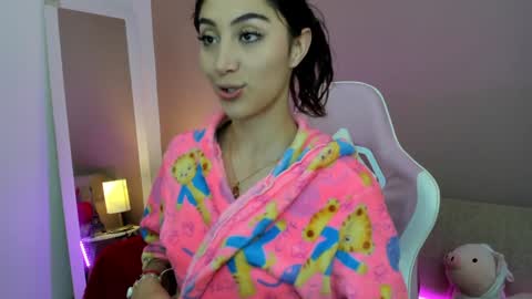 Kym Giraldo online show from 01-07-25, 06:05