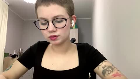 Snapshot of kymsalvati chatting on 01-07-26, 06:21 Kim online show from 01-07-26, 06:21