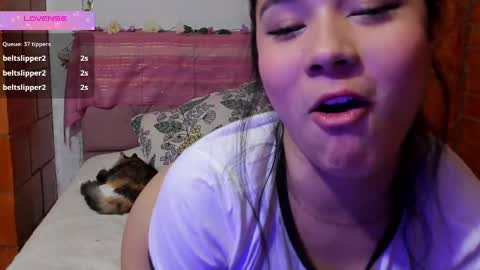 Snapshot of kyomi_beth chatting on 12-19-24, 06:01 kyomi online show from 12-19-24, 06:01