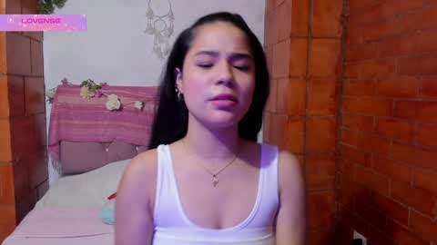 Snapshot of kyomi_beth chatting on 01-20-25, 03:28 kyomi online show from 01-20-25, 03:28