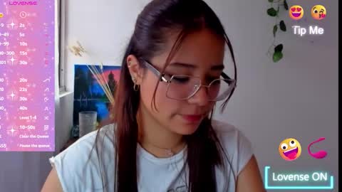 Snapshot of kyomi_beth chatting on 09-20-25, 01:12 kyomi online show from 09-20-25, 01:12
