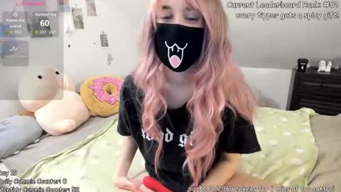 Snapshot of kyrawildofficial chatting on 12-20-25, 01:02 Kyra Wild online show from 12-20-25, 01:02