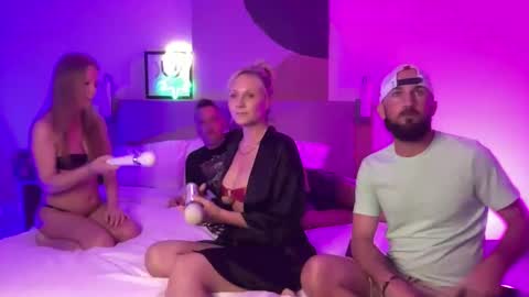 KyShortCake online show from 04-25-26, 03:31