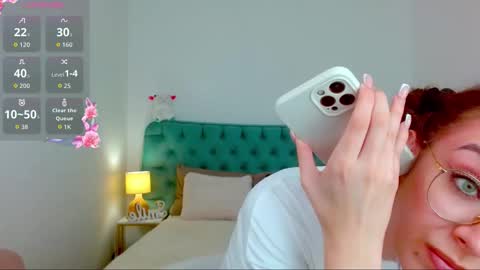 Snapshot of l1ttle_angel__ chatting on 09-09-25, 09:14 Margo online show from 09-09-25, 09:14