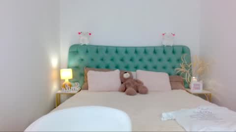 Snapshot of l1ttle_angel__ chatting on 09-10-25, 09:26 Margo online show from 09-10-25, 09:26
