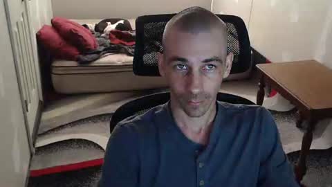 Snapshot of l1v1nth3dr3am chatting on 03-17-26, 05:22 l1v1nth3dr3am online show from 03-17-26, 05:22