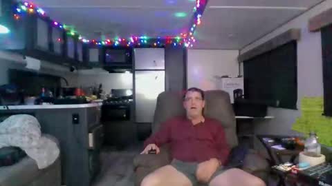 Snapshot of l8tniter chatting on 12-15-25, 04:39 l8tniter online show from 12-15-25, 04:39