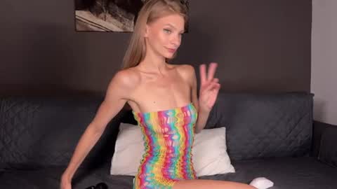 Julie online show from 07-17-26, 12:28