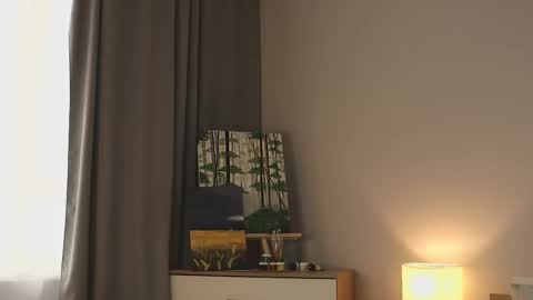 Snapshot of la_belle_ chatting on 10-19-25, 04:46 Alice online show from 10-19-25, 04:46