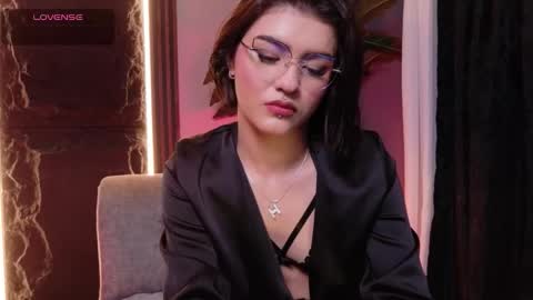 Snapshot of la_diabla_111_ chatting on 10-28-25, 07:38 Karime online show from 10-28-25, 07:38