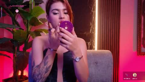 Snapshot of la_diabla_111_ chatting on 11-30-25, 01:48 Karime online show from 11-30-25, 01:48