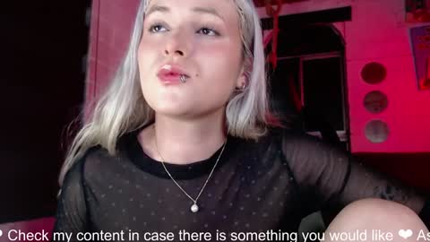 Snapshot of la_femme_fatale_ chatting on 01-12-25, 05:13 Hanna FREE ONLYFANS online show from 01-12-25, 05:13