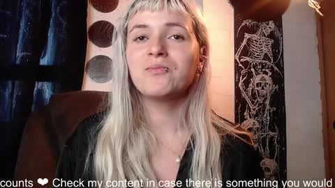 Snapshot of la_femme_fatale_ chatting on 01-25-25, 11:00 Hanna FREE ONLYFANS online show from 01-25-25, 11:00