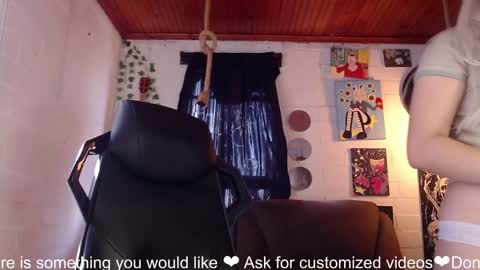 Snapshot of la_femme_fatale_ chatting on 02-01-25, 03:28 Hanna FREE ONLYFANS online show from 02-01-25, 03:28