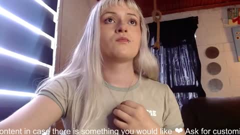 Snapshot of la_femme_fatale_ chatting on 02-01-25, 06:29 Hanna FREE ONLYFANS online show from 02-01-25, 06:29