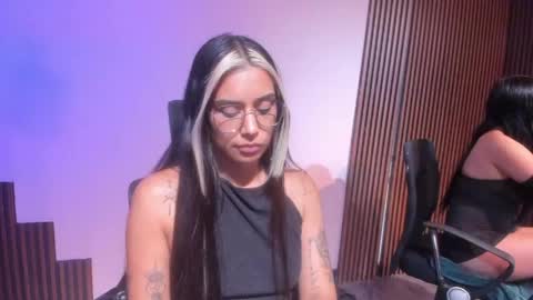 Snapshot of la_monitora chatting on 04-25-26, 09:01 T A T I A N A online show from 04-25-26, 09:01