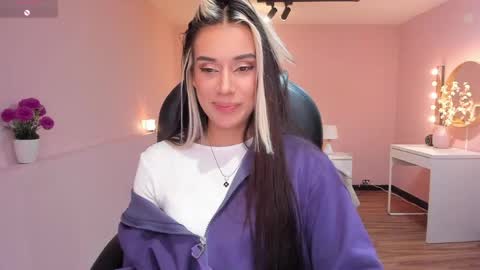Snapshot of la_monitora chatting on 06-02-26, 11:45 T A T I A N A online show from 06-02-26, 11:45