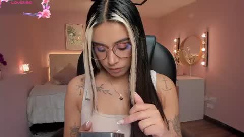 Snapshot of la_monitora chatting on 06-13-26, 12:03 T A T I A N A online show from 06-13-26, 12:03