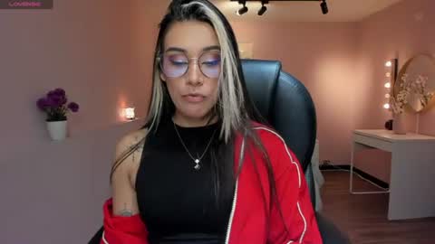 Snapshot of la_monitora chatting on 07-07-26, 11:36 T A T I A N A online show from 07-07-26, 11:36