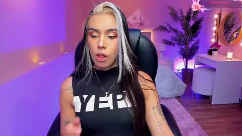 Snapshot of la_monitora chatting on 07-24-26, 11:41 T A T I A N A online show from 07-24-26, 11:41