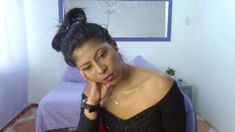 Snapshot of la_negritaa chatting on 06-09-26, 08:31 Sara online show from 06-09-26, 08:31