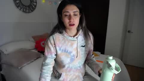 Snapshot of la_rola_ chatting on 04-28-26, 03:00 Catalina online show from 04-28-26, 03:00