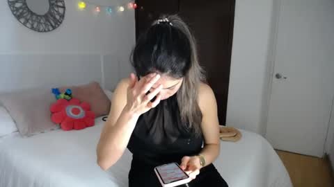Snapshot of la_rola_ chatting on 05-03-26, 01:22 Catalina online show from 05-03-26, 01:22