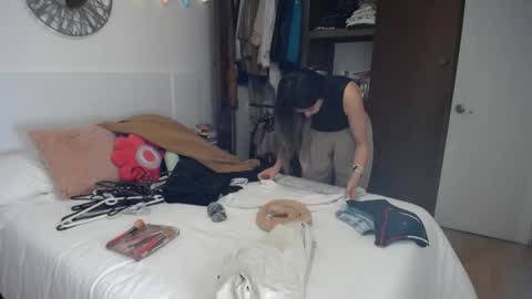 Snapshot of la_rola_ chatting on 05-21-26, 04:41 Catalina online show from 05-21-26, 04:41