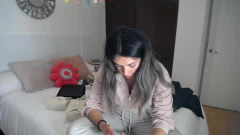 Snapshot of la_rola_ chatting on 05-28-26, 03:26 Catalina online show from 05-28-26, 03:26