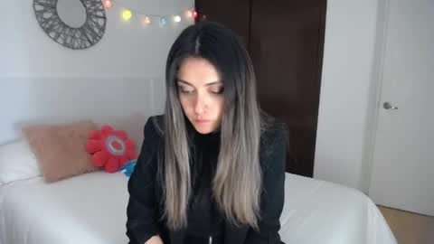 Snapshot of la_rola_ chatting on 06-06-26, 09:47 Catalina online show from 06-06-26, 09:47