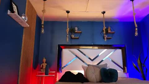 Cris  online show from 09-17-25, 11:23