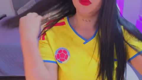 Snapshot of laara_croft chatting on 07-07-26, 06:45 L A R A online show from 07-07-26, 06:45