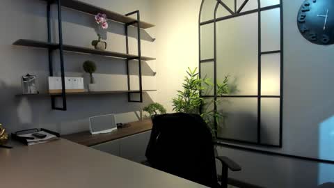 labrinthteasing online show from 10-10-25, 12:04