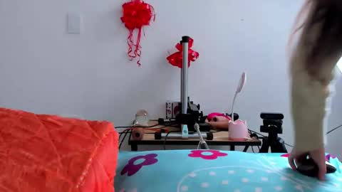 Snapshot of lacii_lost chatting on 02-25-26, 06:17 LACI LOST online show from 02-25-26, 06:17