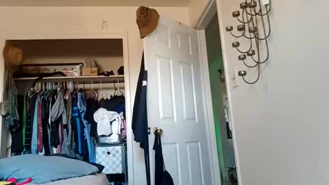 Snapshot of lacybell chatting on 12-20-25, 09:44 lacybell online show from 12-20-25, 09:44