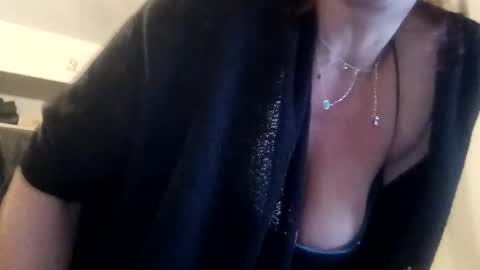 Snapshot of lacybell chatting on 01-13-26, 01:33 lacybell online show from 01-13-26, 01:33