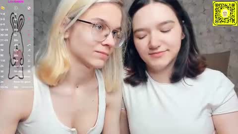 Violet and Isabel online show from 07-06-26, 07:05