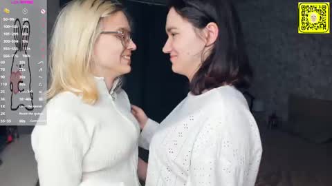 Violet and Isabel online show from 07-07-26, 07:07