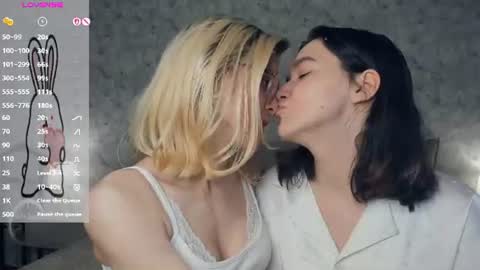 Violet and Isabel online show from 08-03-26, 07:50
