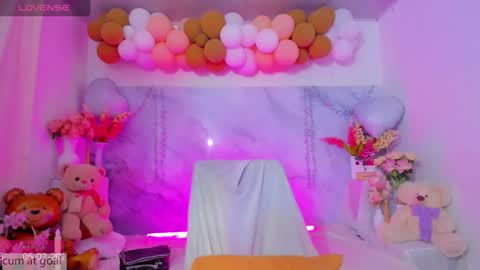 Snapshot of ladenandjuan chatting on 02-05-26, 10:47 Laden And Juan online show from 02-05-26, 10:47