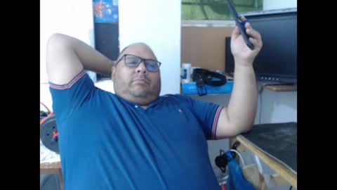 Snapshot of ladillado chatting on 01-12-26, 10:37 rob online show from 01-12-26, 10:37