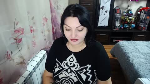 Snapshot of lady_boom_ chatting on 12-23-24, 07:41 lady_boom_ online show from 12-23-24, 07:41