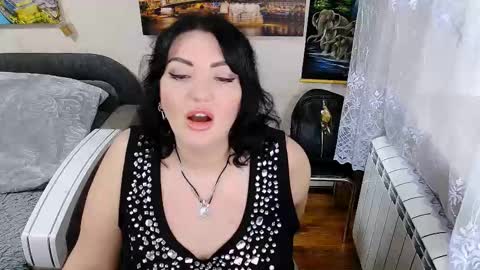 Snapshot of lady_boom_ chatting on 11-21-25, 08:13 lady_boom_ online show from 11-21-25, 08:13