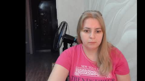Snapshot of lady_cute_cat chatting on 01-18-25, 10:28 lady cute cat29 online show from 01-18-25, 10:28