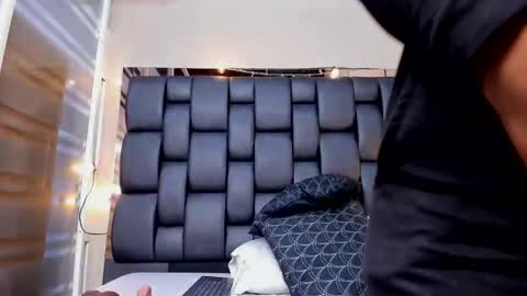 LADY  online show from 11-18-25, 02:17