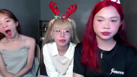 Snapshot of lady_galacticax chatting on 12-27-24, 06:03 online show from 12-27-24, 06:03